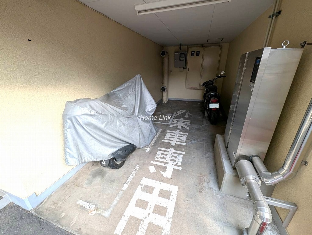 GSハイム蓮根　バイク置き場